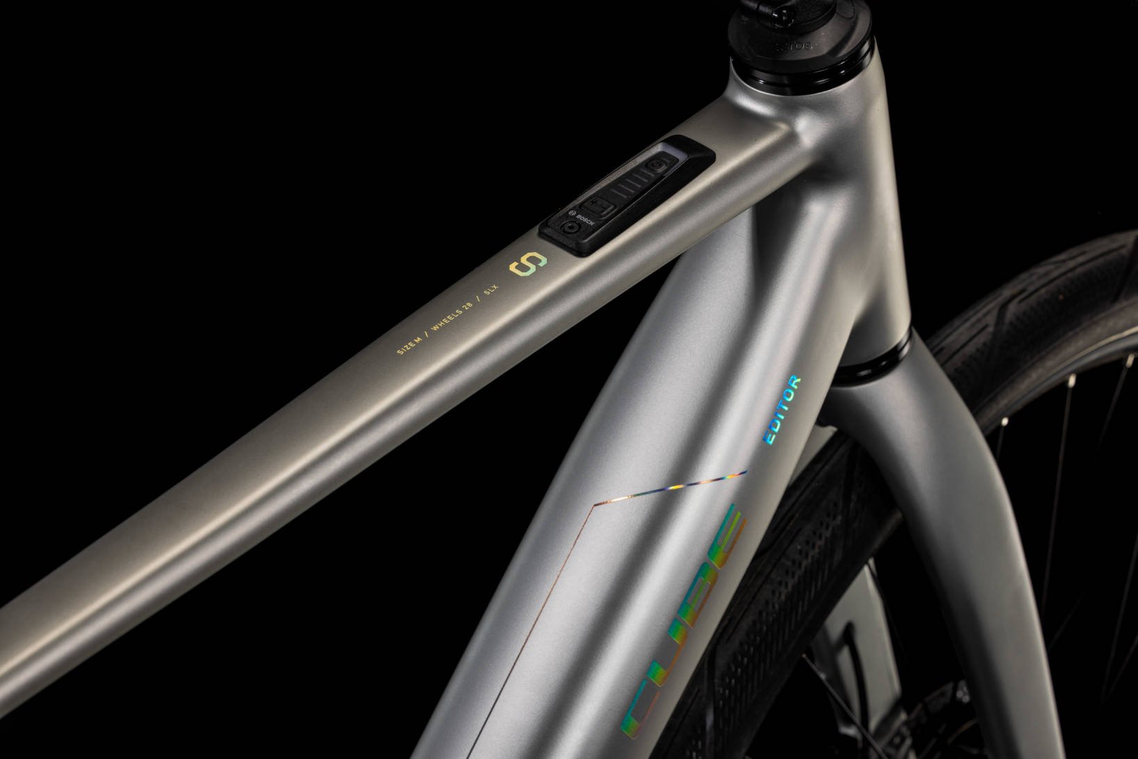 2024 Cube Editor Hybrid SLX 400X 400Wh Performance SX Hub Gear Electric Bike In Sleek Grey Spectral Crossbar Label and Display