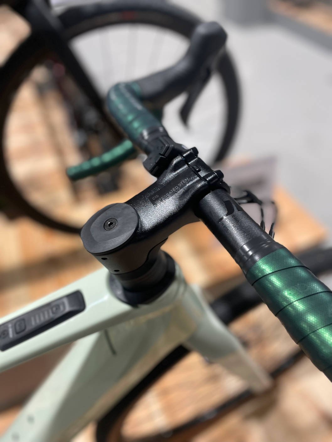 2024 Cube Nuroad Hybrid C62 Race 400X 29 Desert Stone Green Variant With Green Handlebar Tape