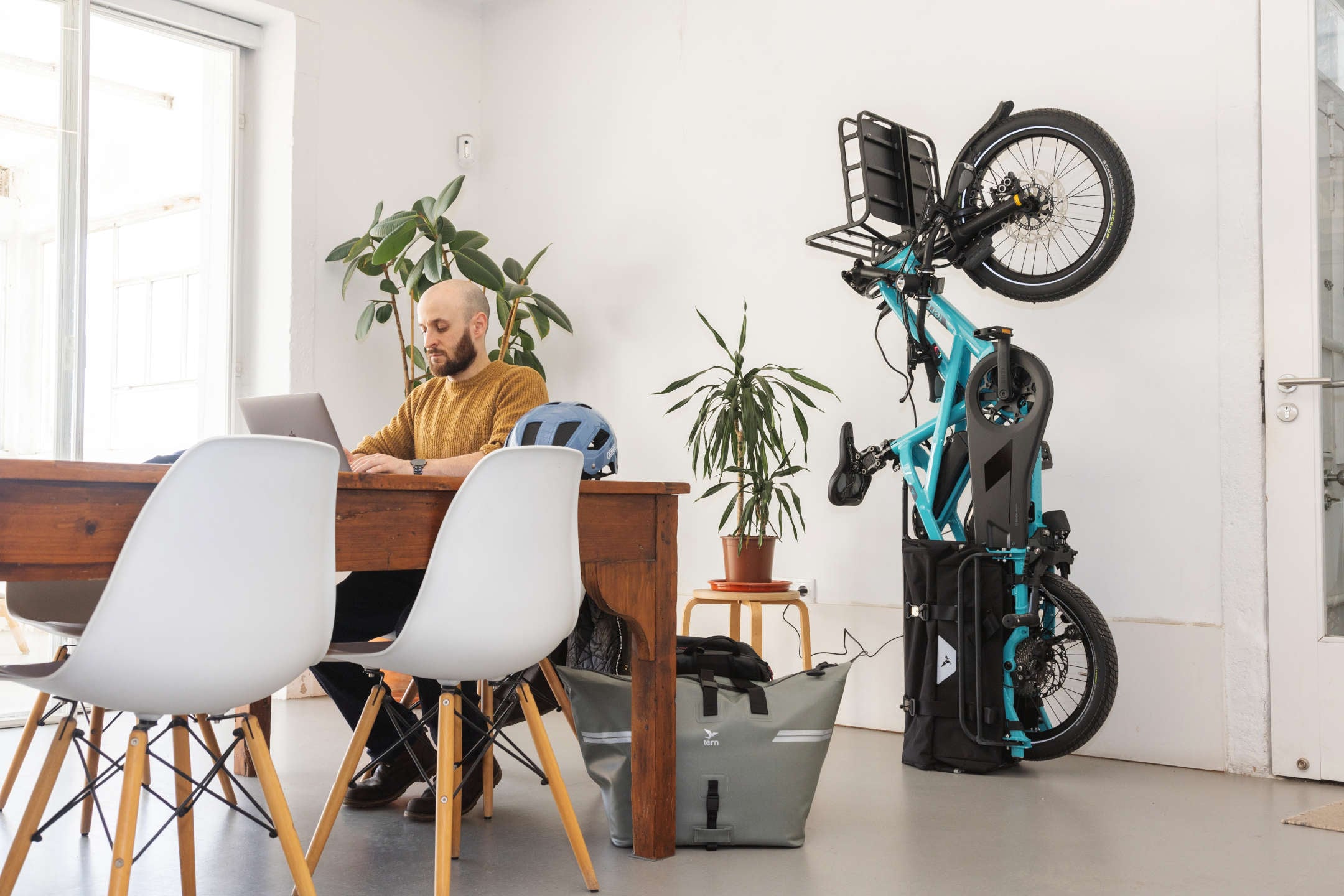 2025 Tern GSD S10 Gen3 545Wh Electric Cargo Bike Action Shot 3