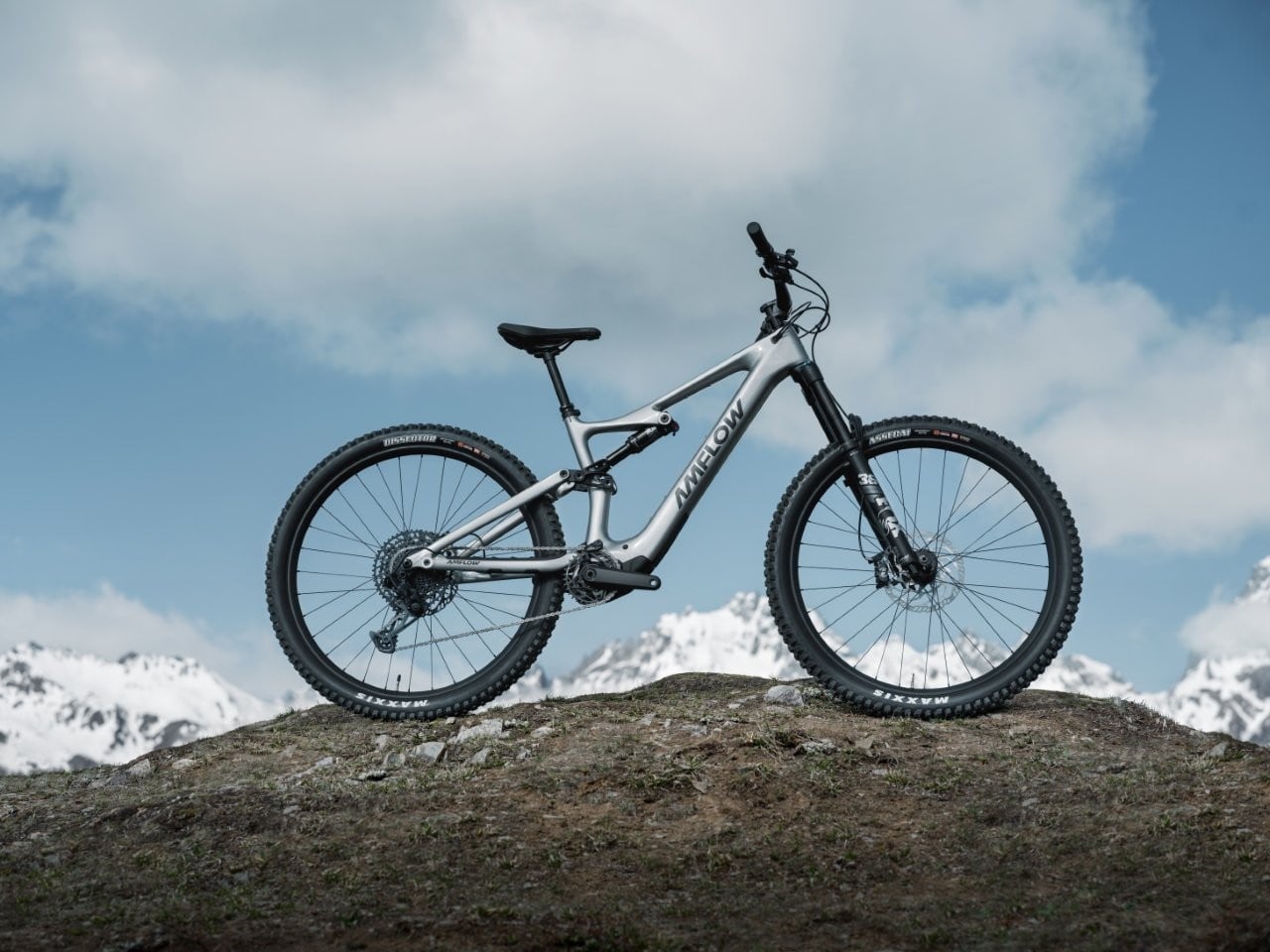 Amflow PL Carbon 800Wh 105Nm Avinox Lightweight Electric Full Suspension Mountain Bike In Satin 