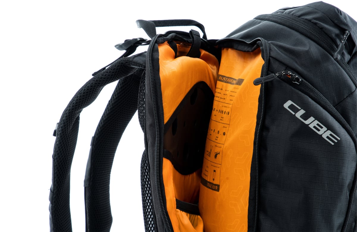 Cube Backpack Vertex 16 In Black Rear Pocket Internals