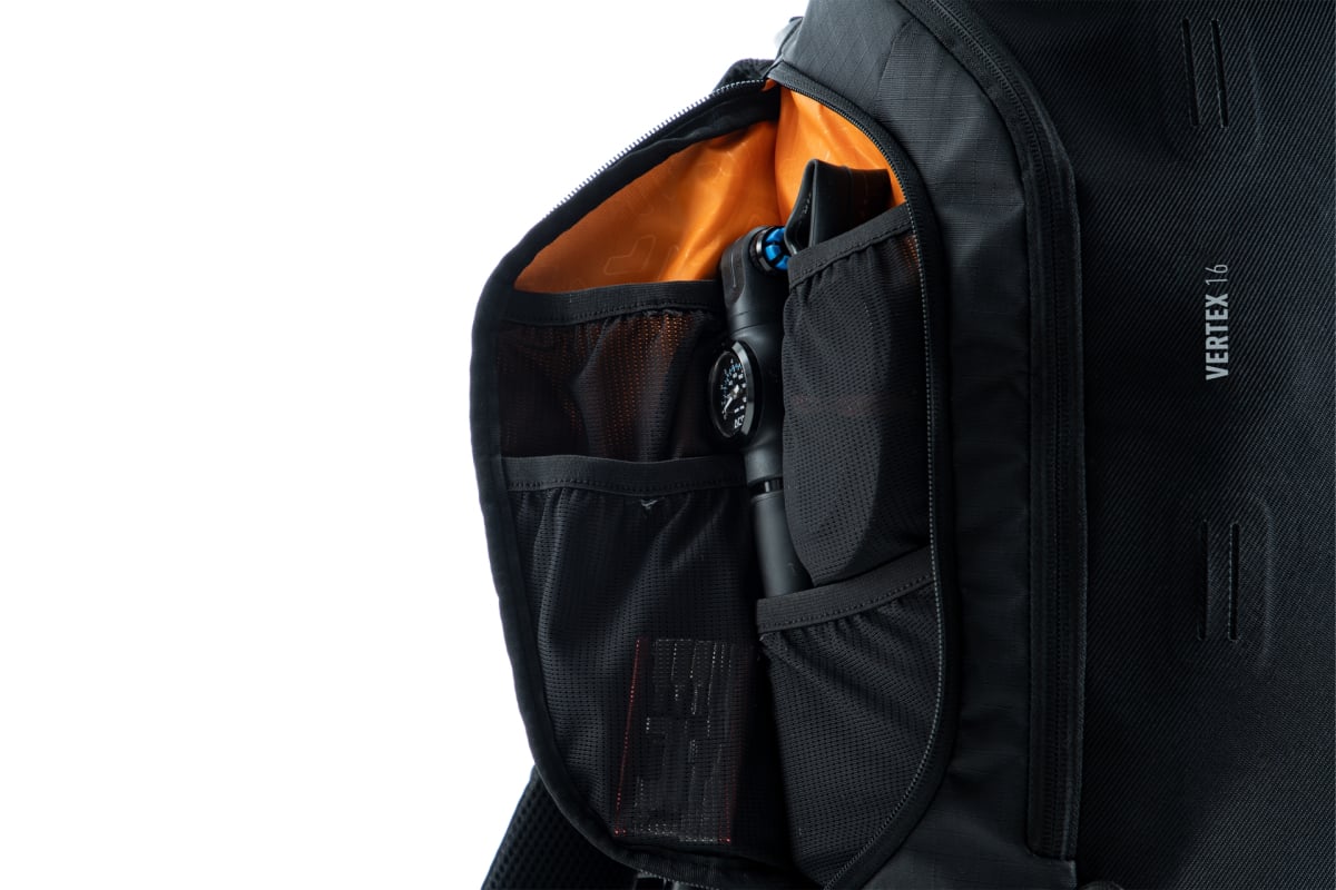 Cube Backpack Vertex 16 In Black Side Pocket Internals