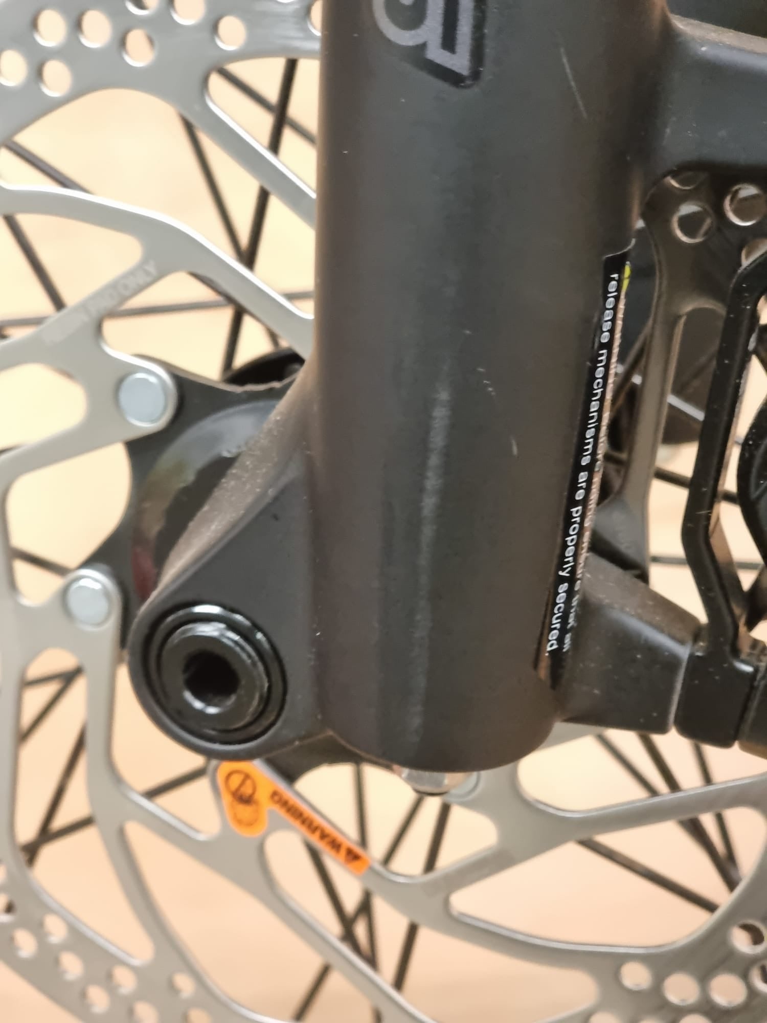 Ex-Display Lapierre e-Explorer 7.6 Low-Step 630Wh Electric Bike In Grey