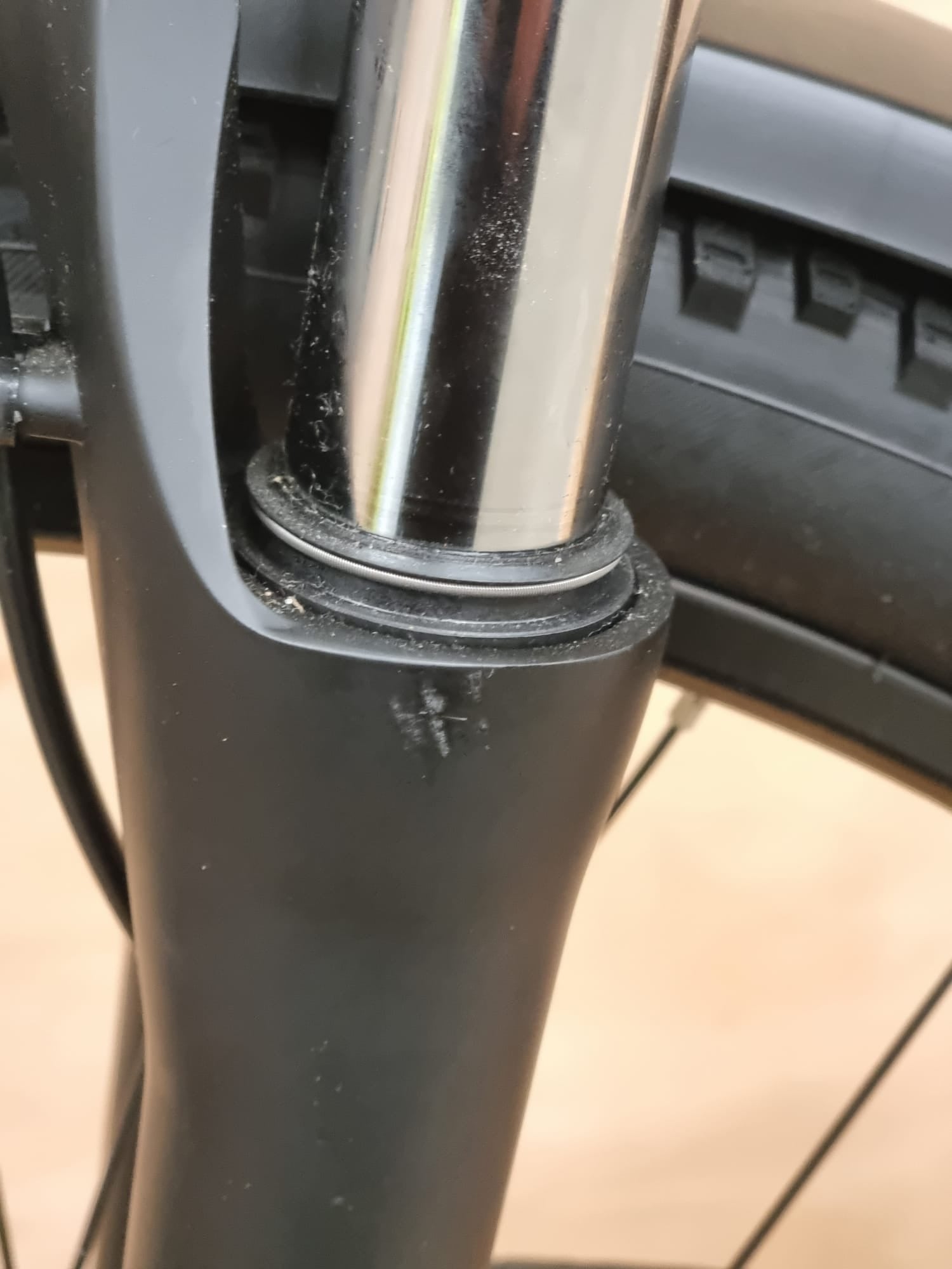 Ex-Display Lapierre e-Explorer 7.6 Low-Step 630Wh Electric Bike In Grey